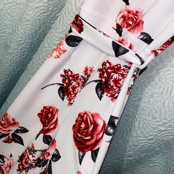 Women’s Floral Jumpsuit - Picture 3 of 4